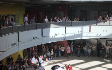 Präsentation der Projektergebnisse in der Aula beim Schulfest 2025, Foto: M.Negele